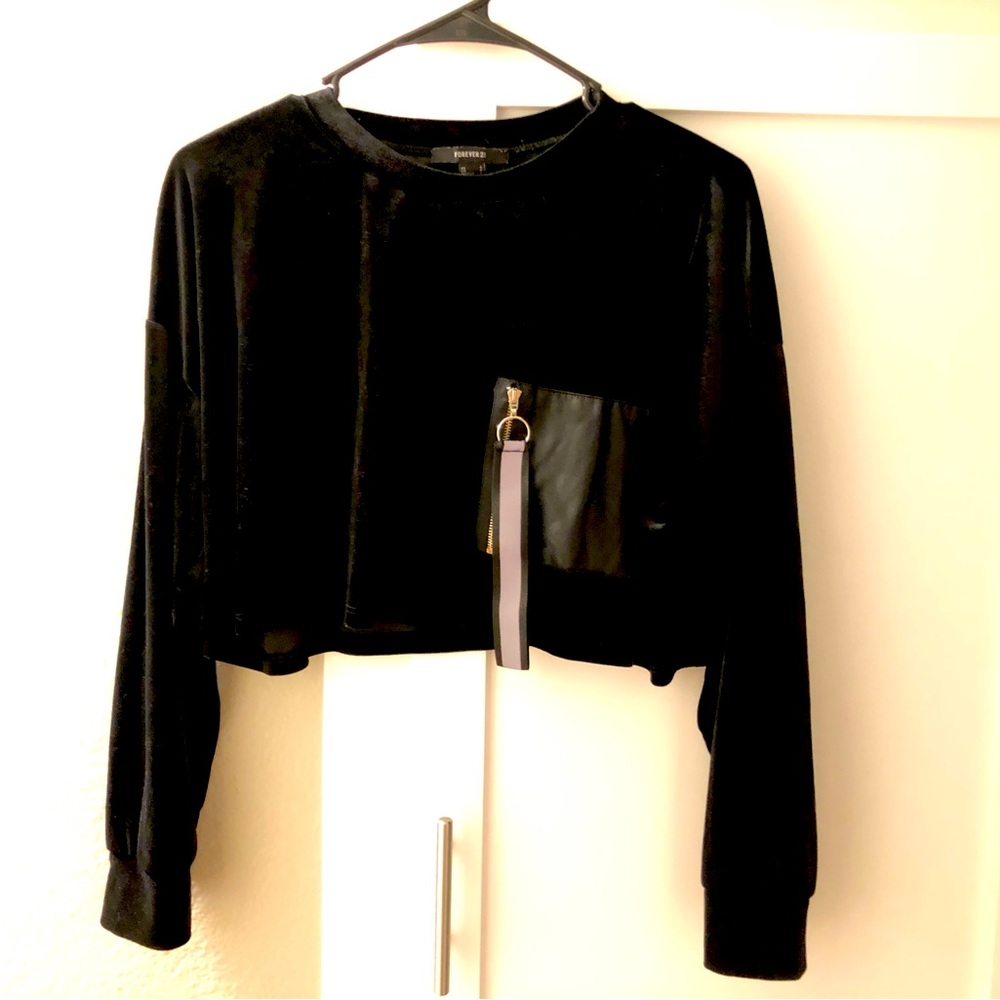 Forever 21 black velour crop sweatshirt